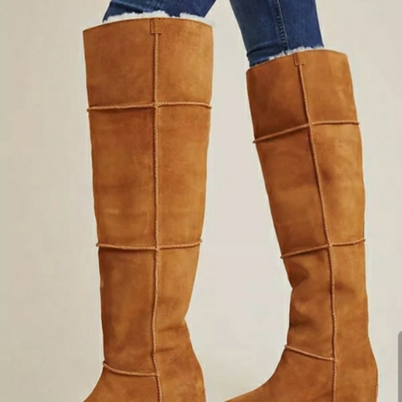 OVER THE KNEE UGG BOOTS - Picture 7 of 12